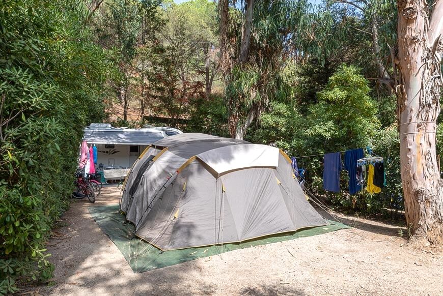 Camping Reale Piazzole con tenda e camper