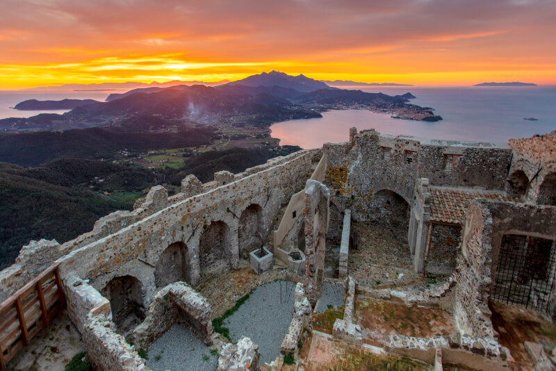 Isola d'Elba escursione trekking al Castello Volterraio